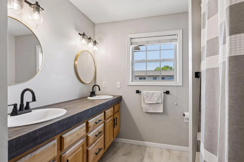 402 Sierra Place Roberts, WI 54023