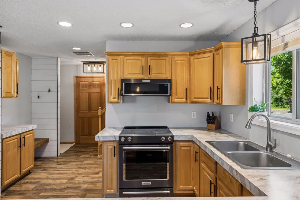 402 Sierra Place Roberts, WI 54023