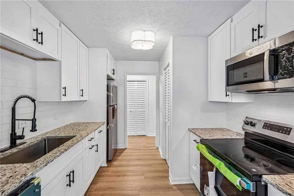 1001 Lake Pointe Circle Roswell, GA 30075