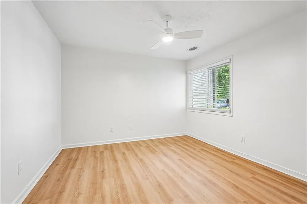 1001 Lake Pointe Circle Roswell, GA 30075