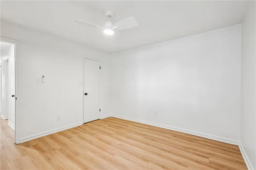 1001 Lake Pointe Circle Roswell, GA 30075