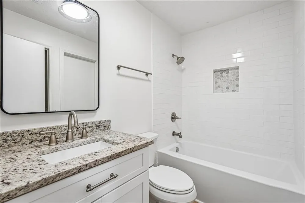 1001 Lake Pointe Circle Roswell, GA 30075