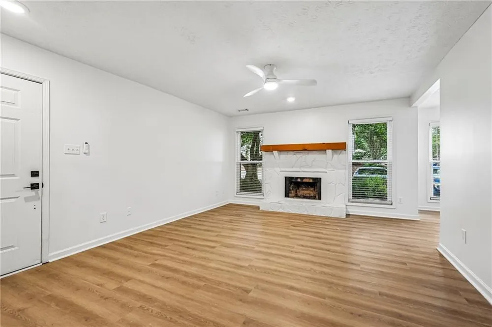 1001 Lake Pointe Circle Roswell, GA 30075