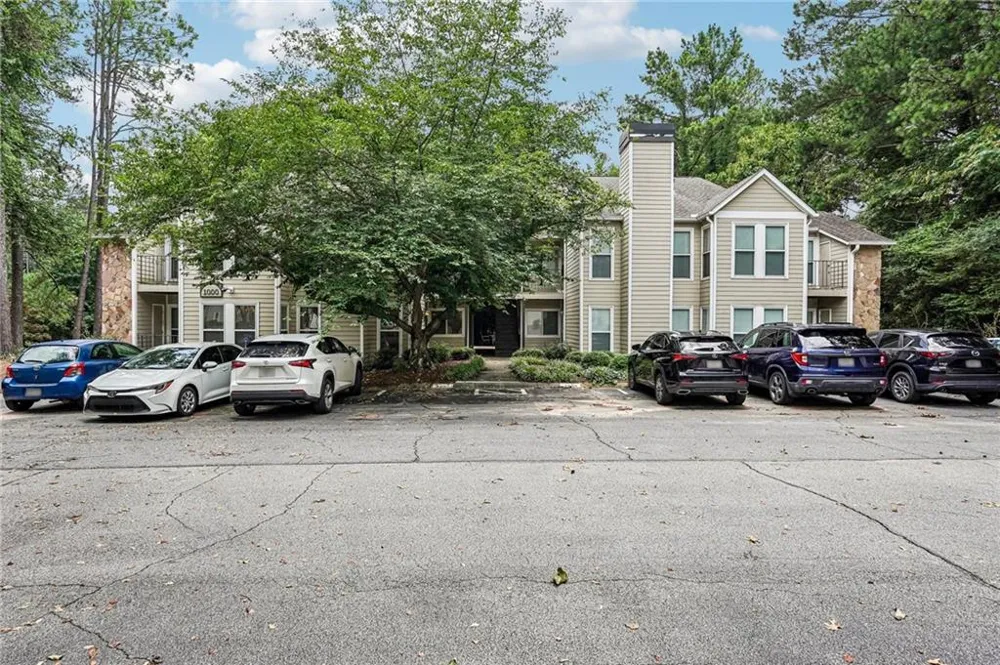 1001 Lake Pointe Circle Roswell, GA 30075