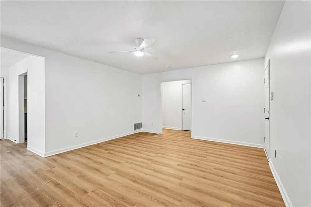 1001 Lake Pointe Circle Roswell, GA 30075