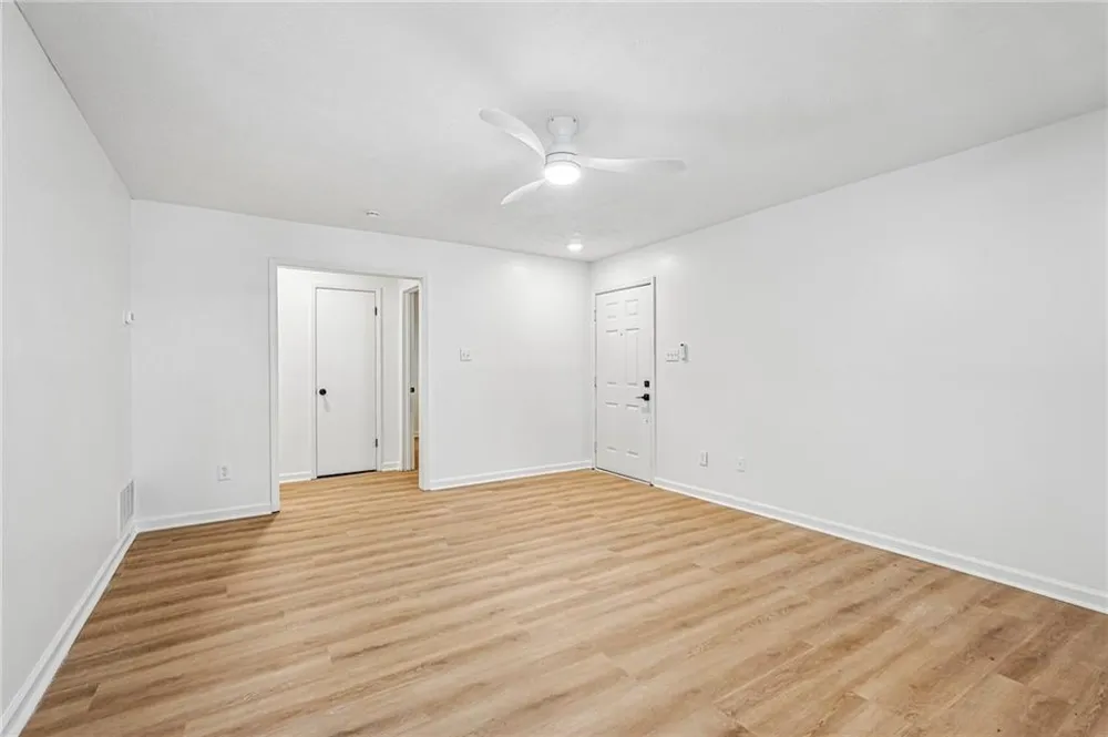 1001 Lake Pointe Circle Roswell, GA 30075