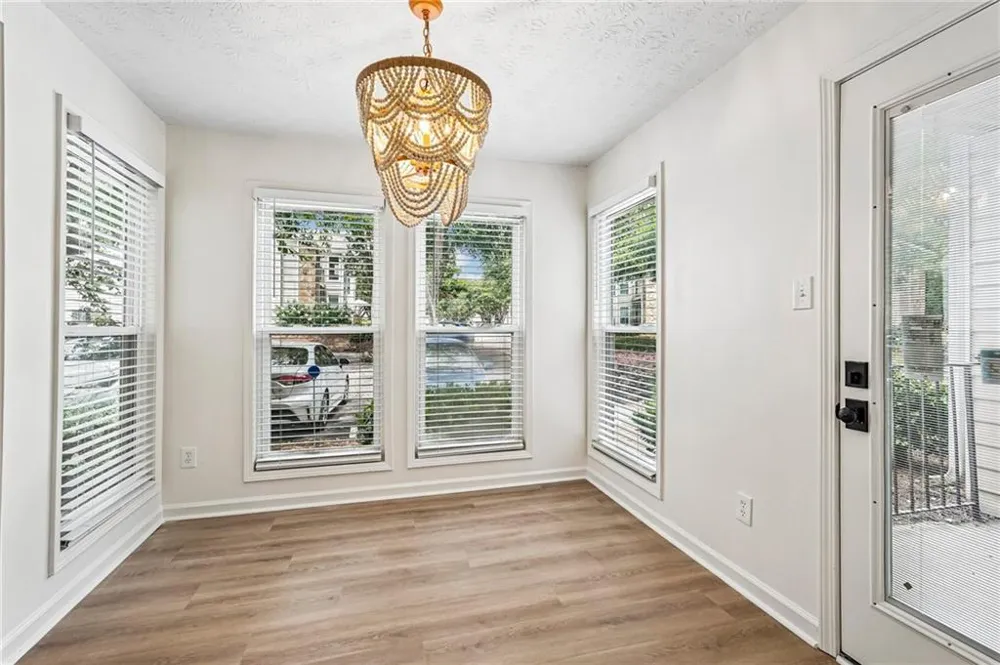 1001 Lake Pointe Circle Roswell, GA 30075