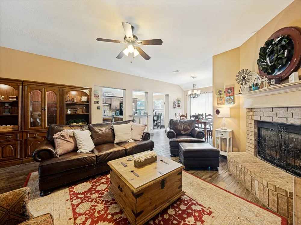 149 Roberts Drive Saginaw, TX 76179