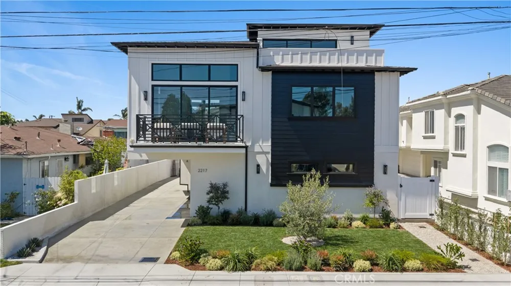 2217 Bataan Road #B Redondo Beach, CA 90278