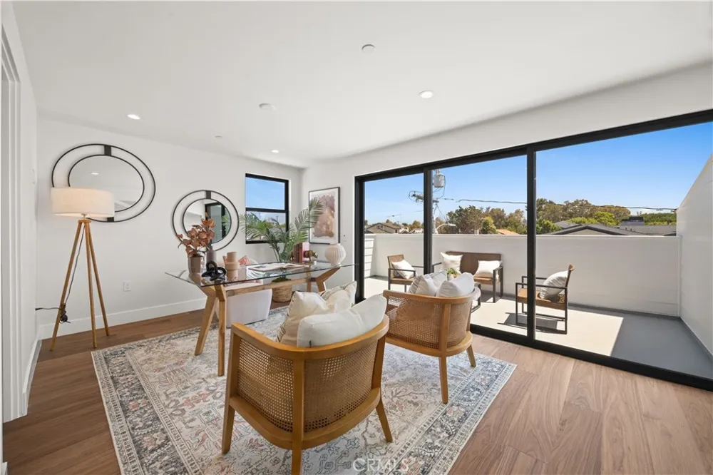 2217 Bataan Road #B Redondo Beach, CA 90278
