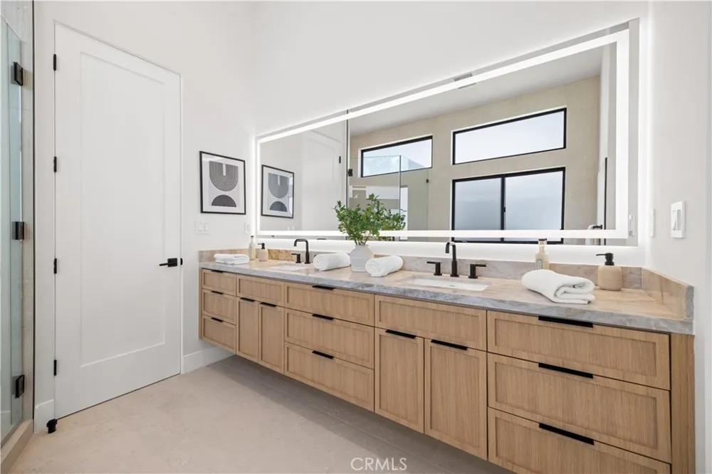 2217 Bataan Road #B Redondo Beach, CA 90278