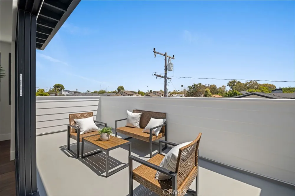 2217 Bataan Road #B Redondo Beach, CA 90278