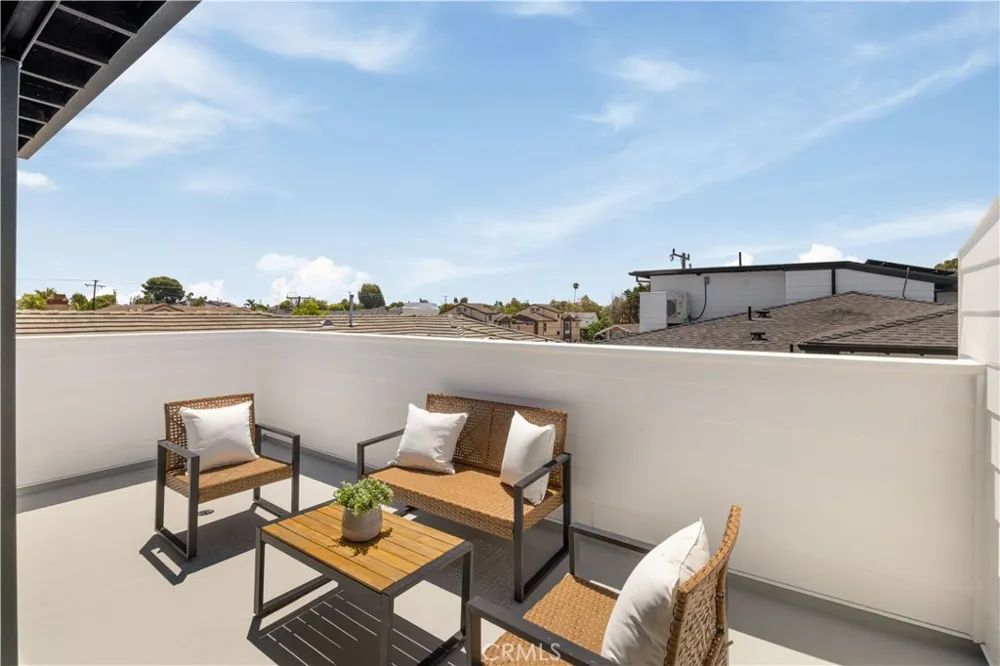 2217 Bataan Road #B Redondo Beach, CA 90278