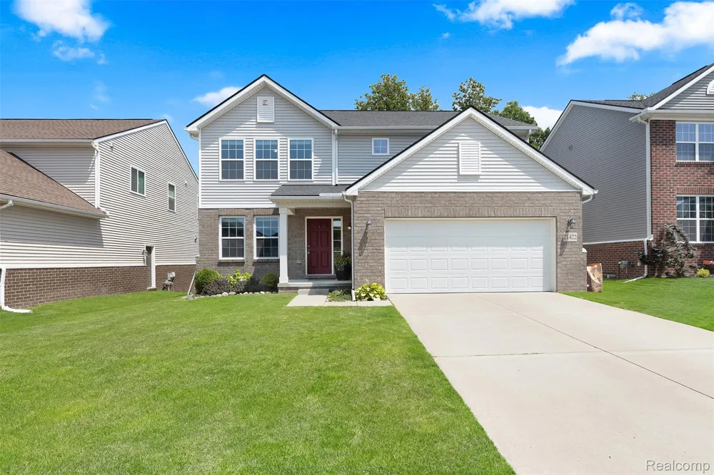21422 Navarra Drive Lyon Charter Township, MI 48178