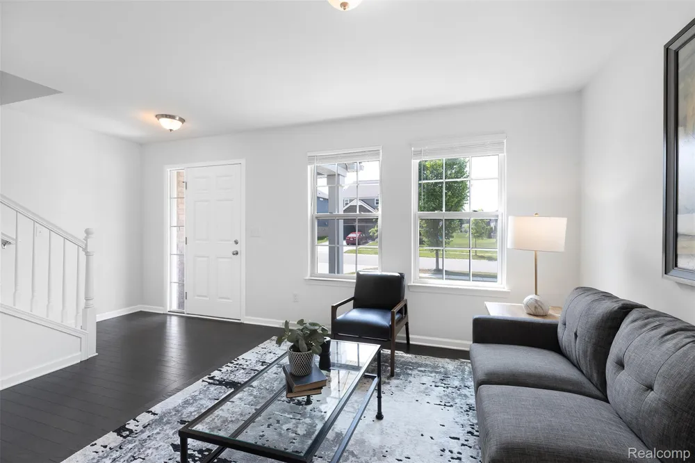 21422 Navarra Drive Lyon Charter Township, MI 48178