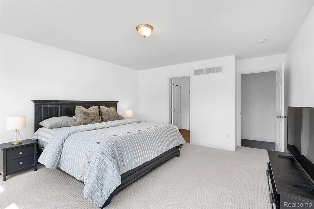 21422 Navarra Drive Lyon Charter Township, MI 48178