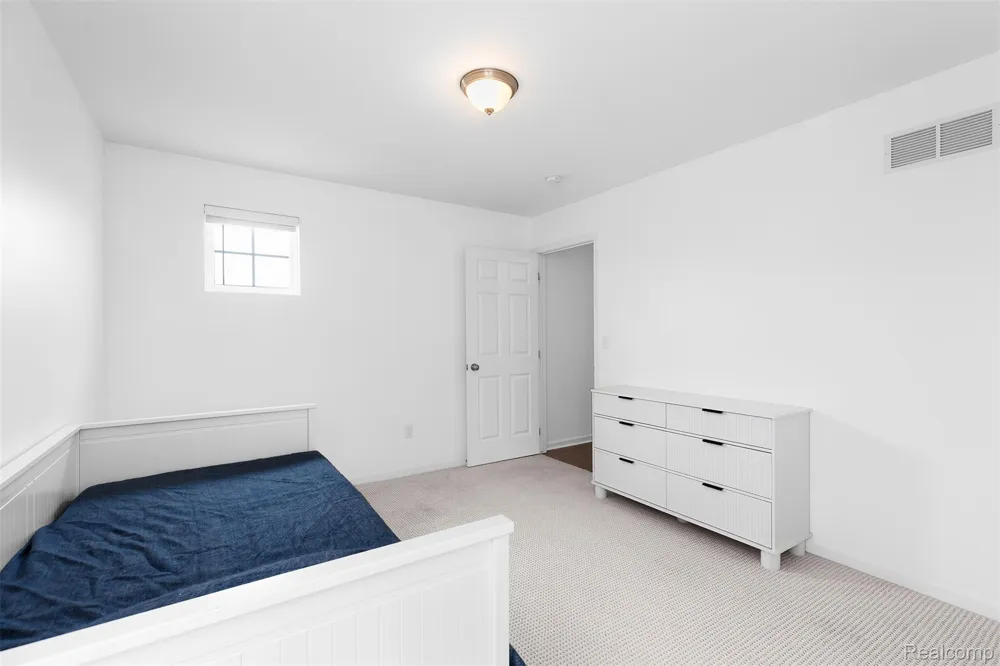 21422 Navarra Drive Lyon Charter Township, MI 48178