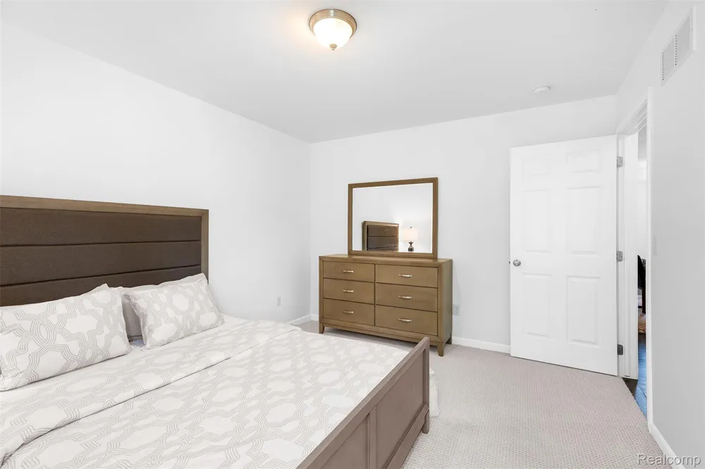 21422 Navarra Drive Lyon Charter Township, MI 48178