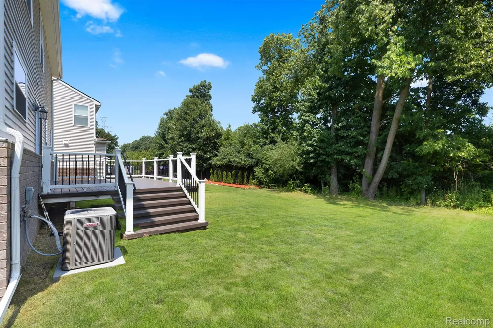 21422 Navarra Drive Lyon Charter Township, MI 48178