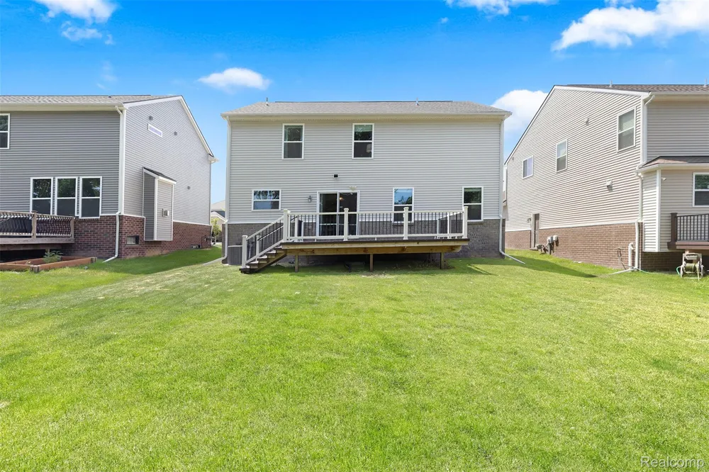 21422 Navarra Drive Lyon Charter Township, MI 48178