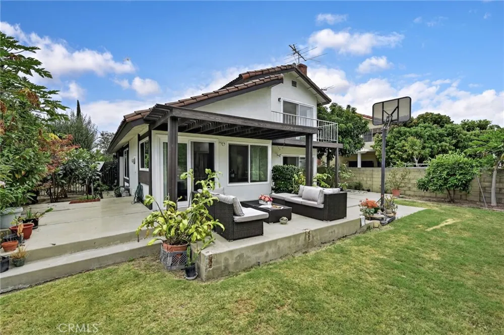 19003 VICKIE AVENUE Cerritos, CA 90703