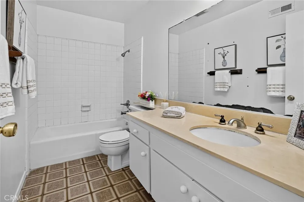 19003 VICKIE AVENUE Cerritos, CA 90703