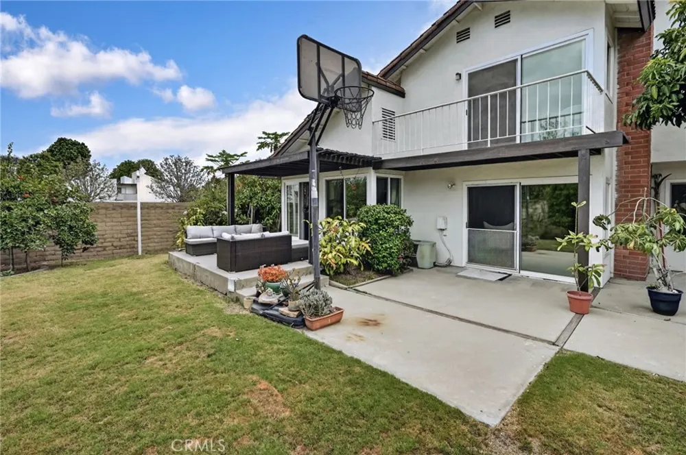 19003 VICKIE AVENUE Cerritos, CA 90703