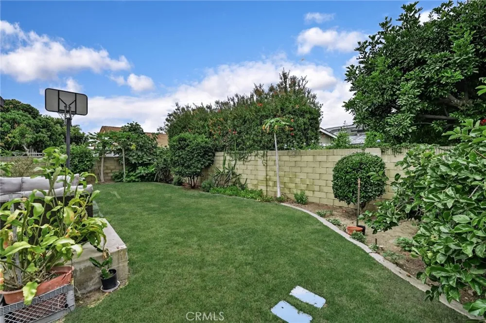19003 VICKIE AVENUE Cerritos, CA 90703