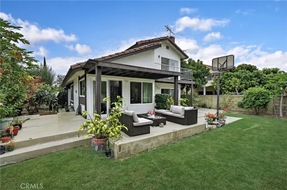 19003 VICKIE AVENUE Cerritos, CA 90703