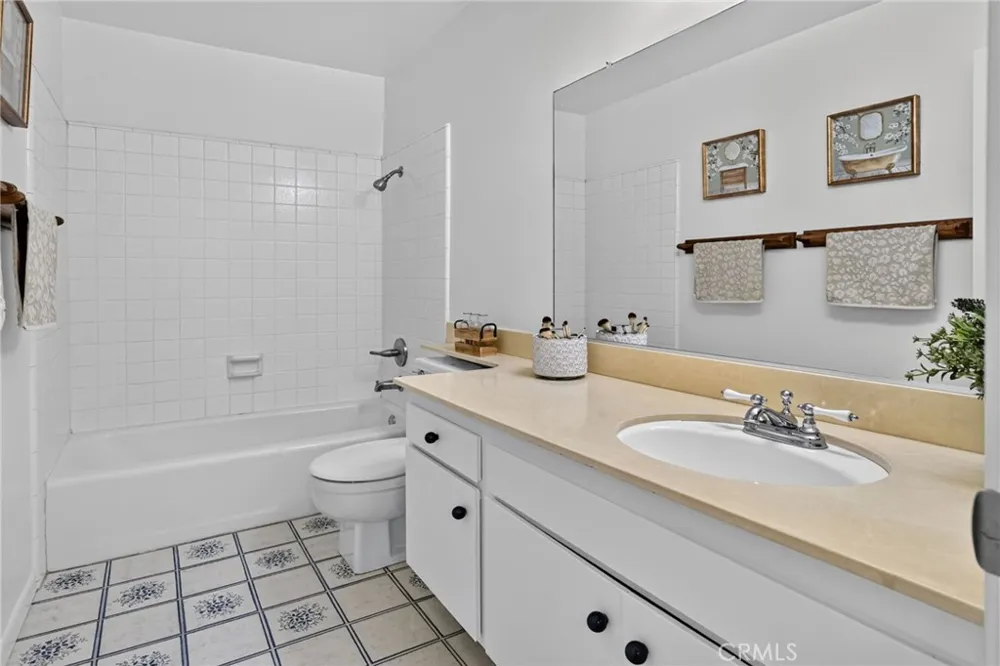 19003 VICKIE AVENUE Cerritos, CA 90703