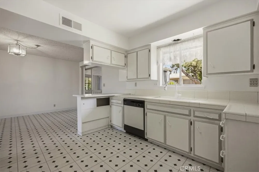 26124 New Chicago Hemet, CA 92544