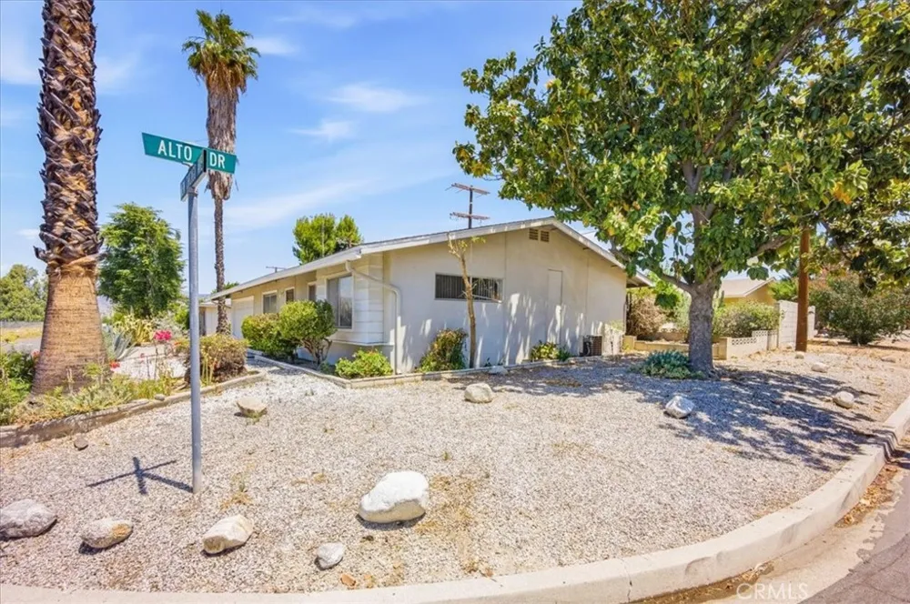 26124 New Chicago Hemet, CA 92544