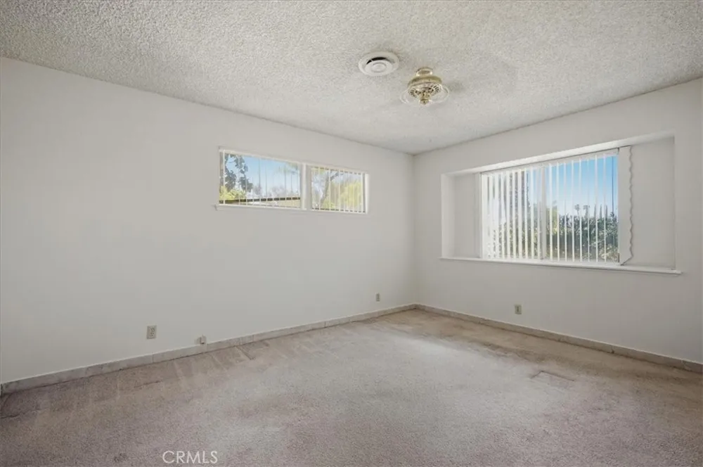 26124 New Chicago Hemet, CA 92544