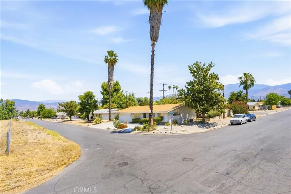 26124 New Chicago Hemet, CA 92544