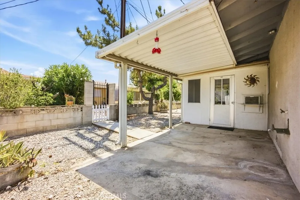 26124 New Chicago Hemet, CA 92544