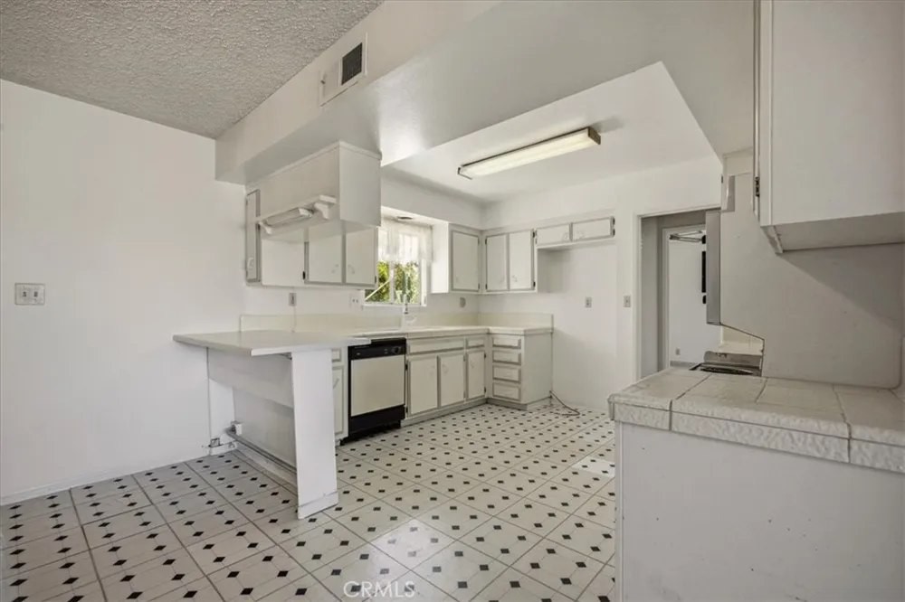 26124 New Chicago Hemet, CA 92544