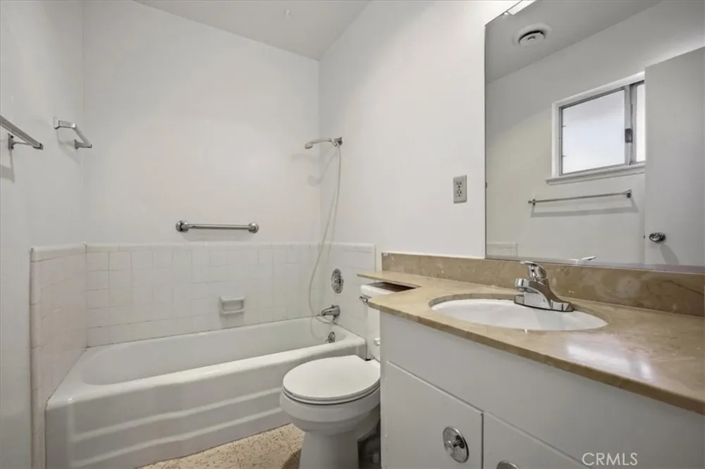 26124 New Chicago Hemet, CA 92544