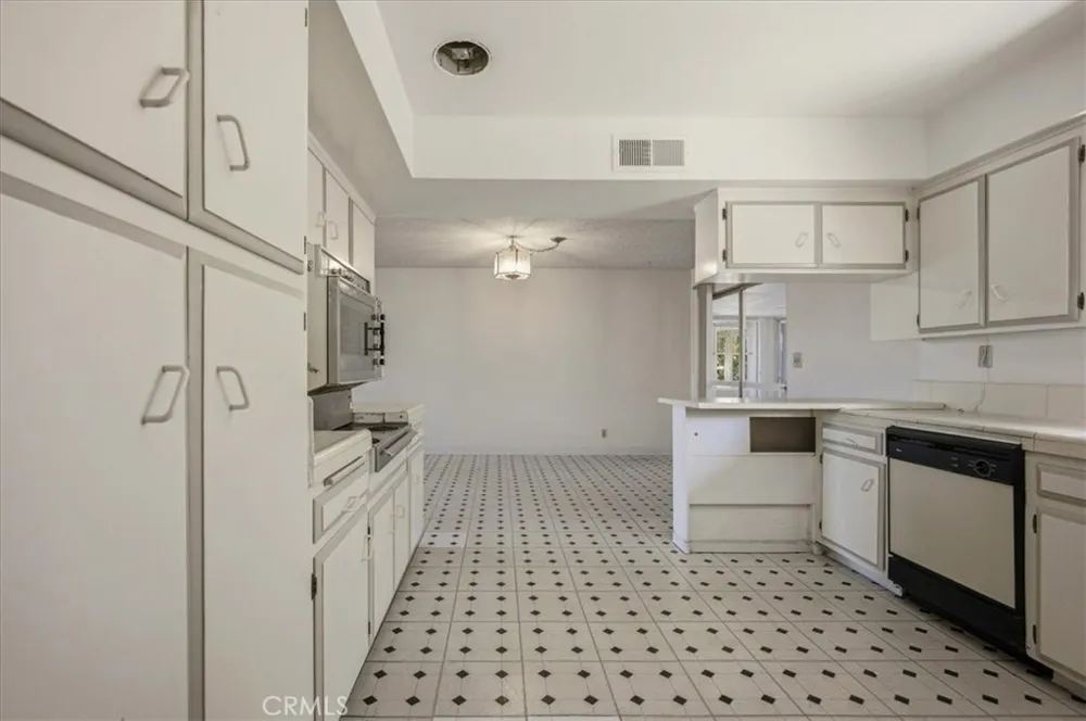 26124 New Chicago Hemet, CA 92544