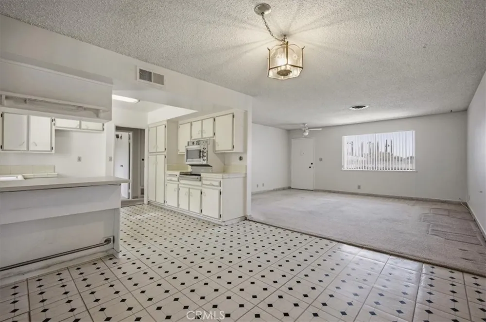 26124 New Chicago Hemet, CA 92544