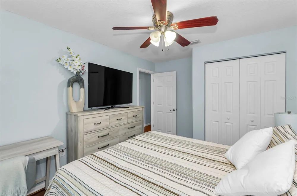 1760 E ORANGESIDE ROAD Palm Harbor, FL 34683