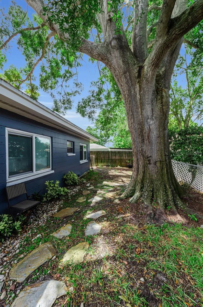 1760 E ORANGESIDE ROAD Palm Harbor, FL 34683