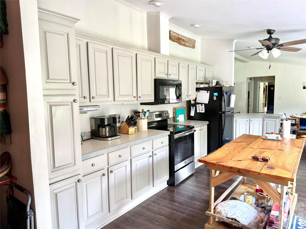 10755 NC 209 Highway Hot Springs, NC 28743
