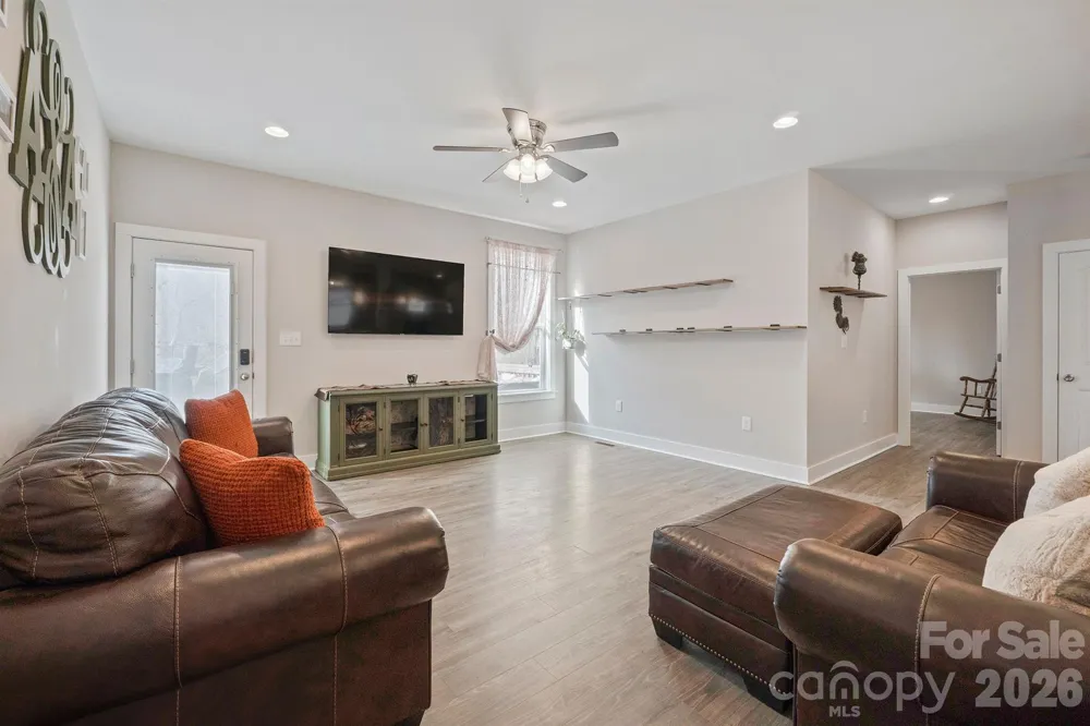 1544 Farmington Hills Drive Conover, NC 28613