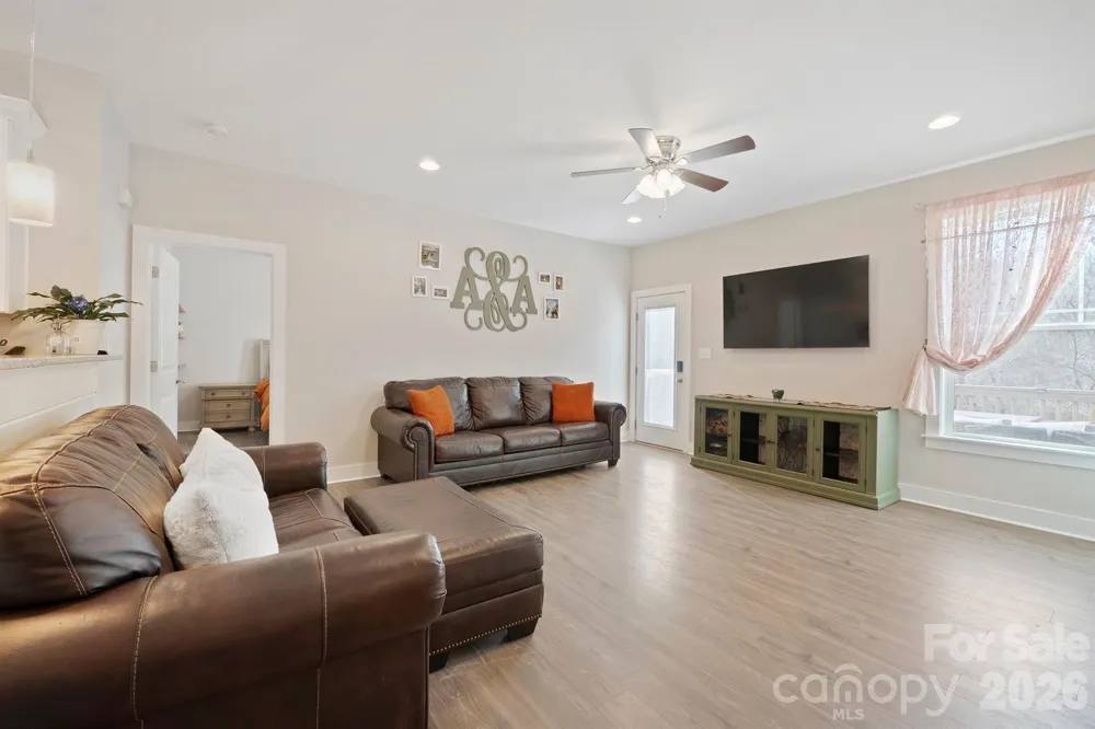 1544 Farmington Hills Drive Conover, NC 28613