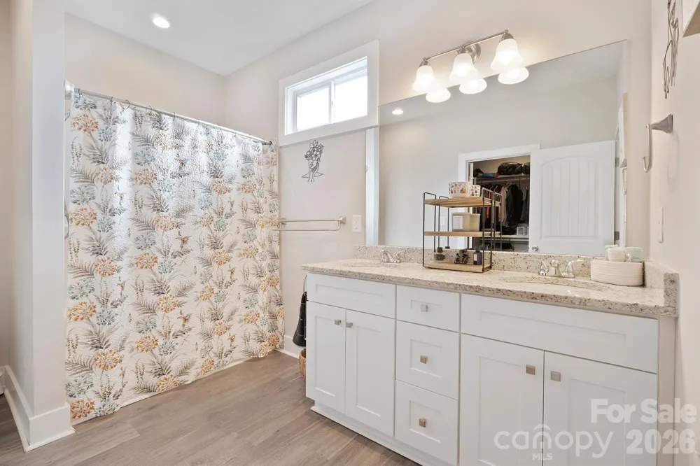 1544 Farmington Hills Drive Conover, NC 28613