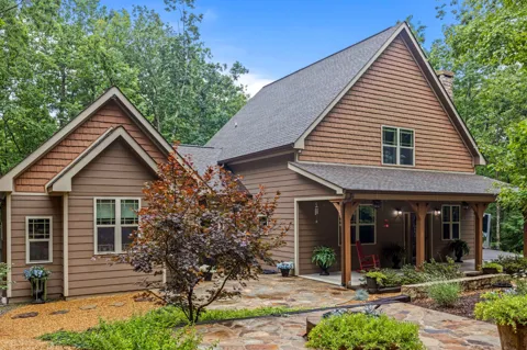 65 Eagle Bluff Road