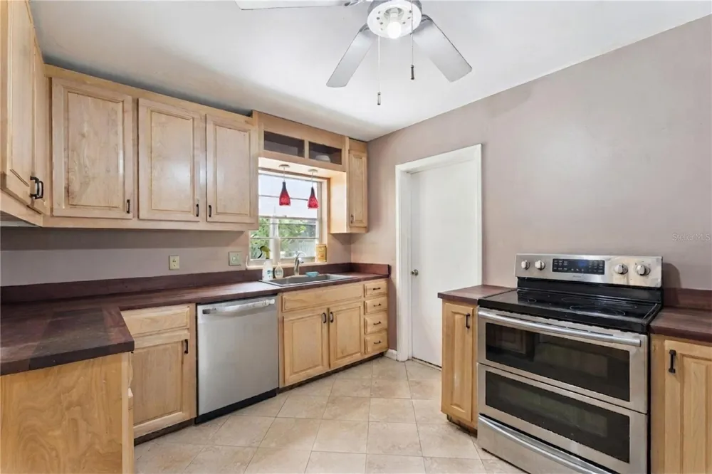 1003 LAKE BELL DRIVE Winter Park, FL 32789
