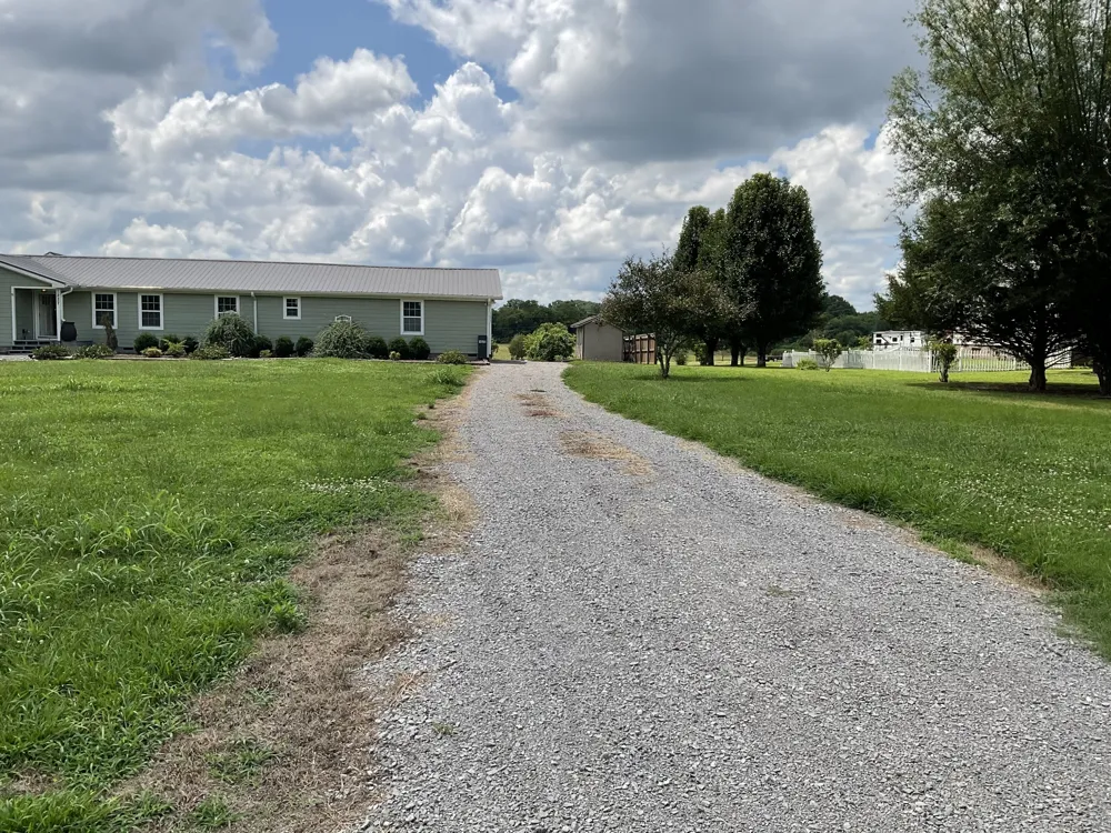 1227 Hazelwood Rd Columbia, TN 38401