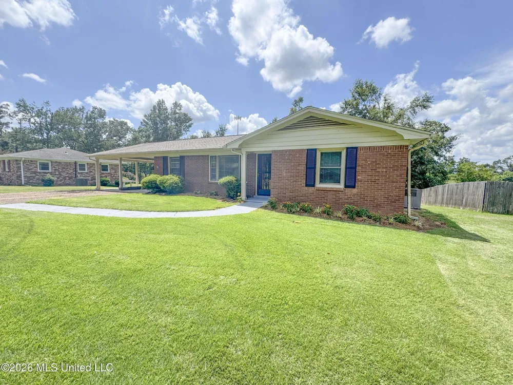 256 Pollard Street Batesville, MS 38606