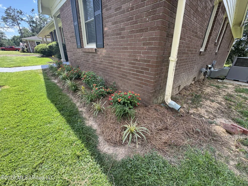 256 Pollard Street Batesville, MS 38606
